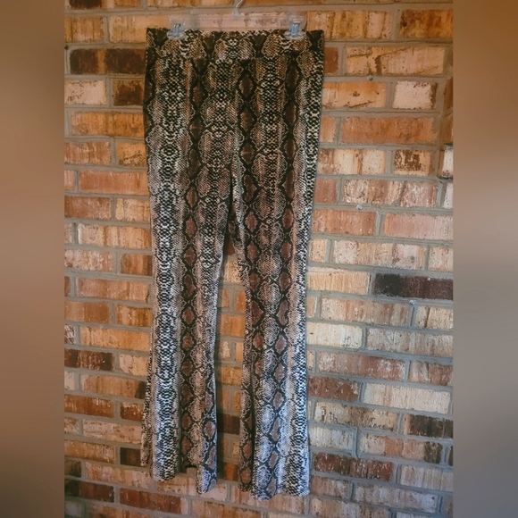 50%off bundled🚨Snakeskin pants - Picture 1 of 3